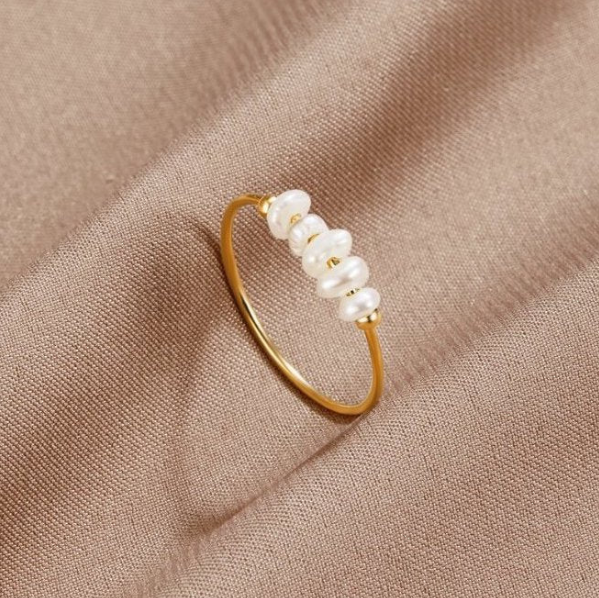 Anello Elegance con perle d'acqua dolce per uno stile sofisticato