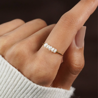 Anello Elegance con perle d'acqua dolce per uno stile sofisticato